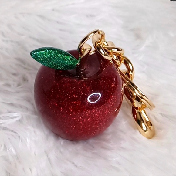 Accessories - 🍎Apple w/Green Leaf Purse Charm🍎